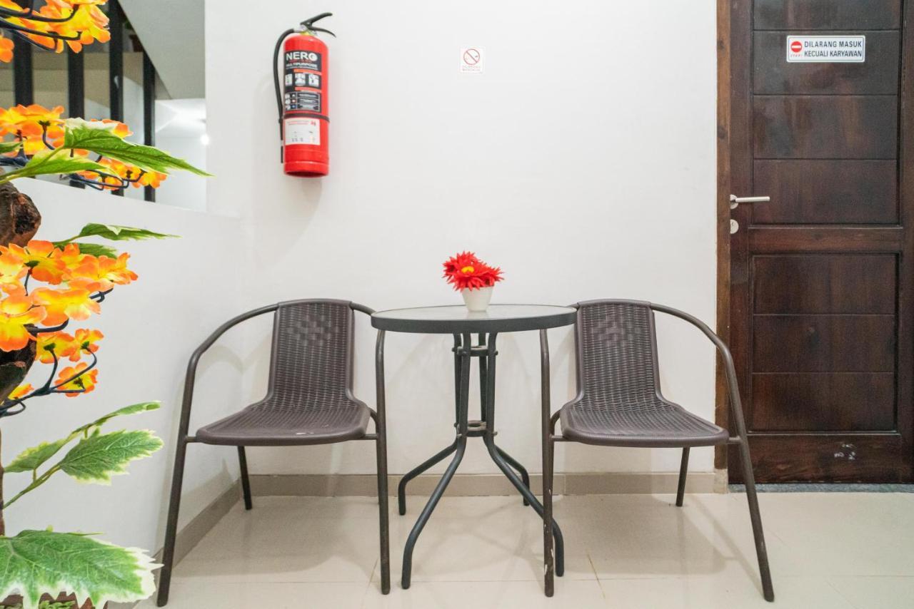 Reddoorz At Merr Rungkut Jl Gunung Anyar Gununganjar Exterior photo